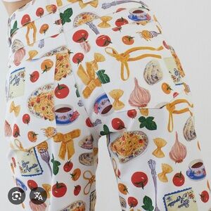 Lisa Says Gah pasta pants